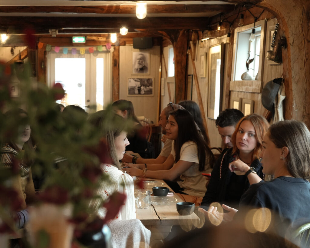 restaurant-underhuset-lofoten-interior-dining